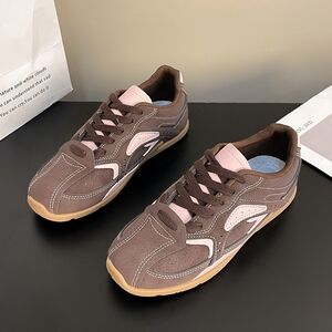 Elegant Brown and Pink Women's Sneakers